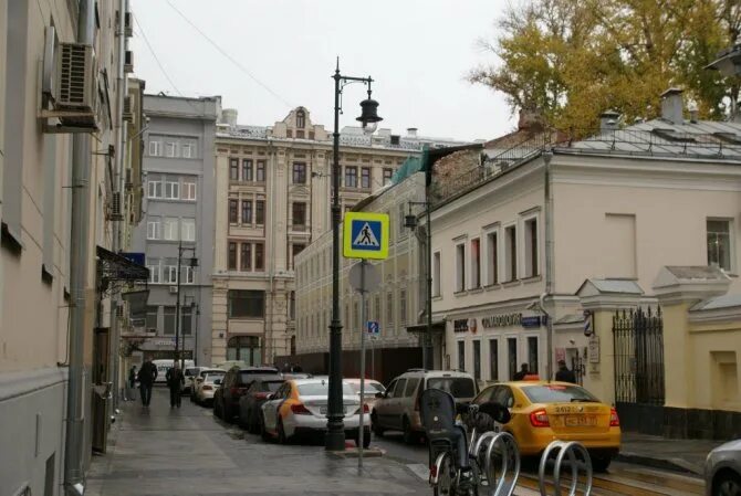 Малый Златоустинский переулок. Златоустинский переулок Москва. Златоустовский переулок в Москве. Малый Златоустинский переулок, д. 7, стр. 1.