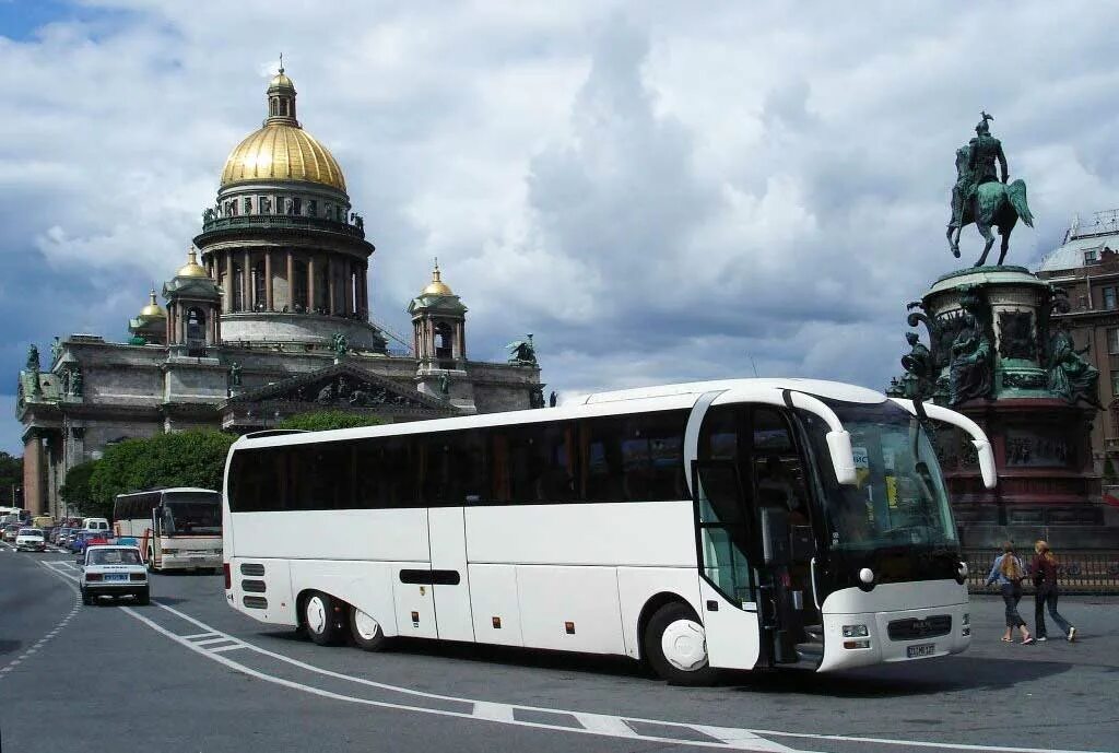 Туристические автобусы в Питере. Sightseeing Bus Санкт-Петербург. Экскурсионный автобус в Питере. Экскурсия на автобусе. Экскурсионные автобусы в санкт петербурге