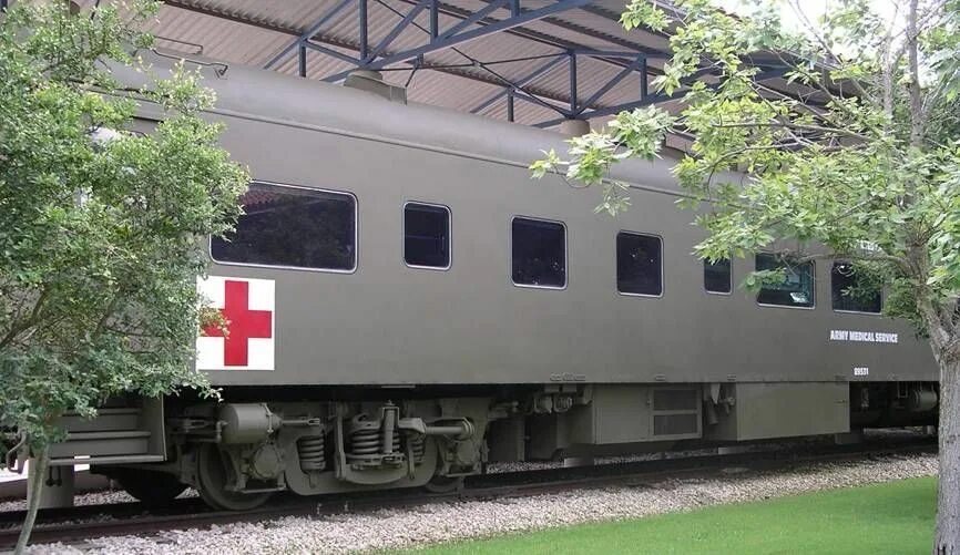 Поезд госпиталь. Санитарный поезд. Современный санитарный поезд.