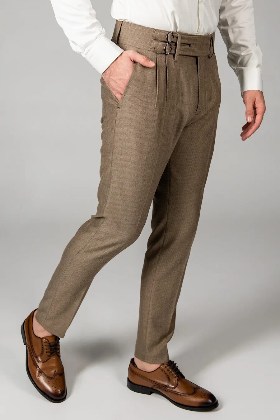 Магазины мужских брюк классических. Pek Meyer брюки с защипами мужские. Брюки слаксы мужские. Брюки мужские классические. Мужские брюки классические на высоких.
