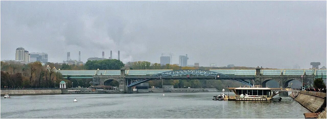 Message bridge. Пушкинский мост Екатеринбург. Андреевский мост сбоку. Виды Москвы с Пушкинского моста. Пушкинский мост вид сверху.