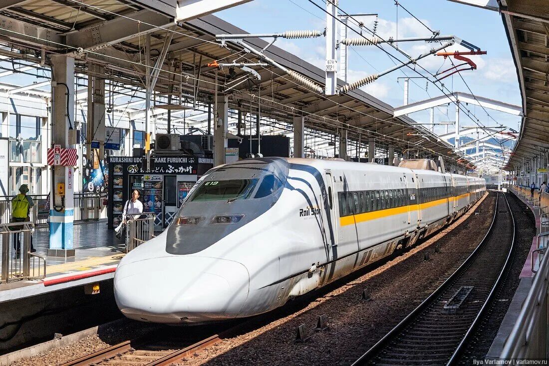 Железные дороги японии. Скоростной поезд Синкансэн. Высокоскоростные поезда Япония, Shinkansen. Японский поезд Синкансен. Поезд Синкансэн в Японии.
