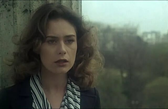 История о 1975. Коринн клери. коринн клери история о 1975. блеф актеры коринн клери. коринн клери в фильме история о.