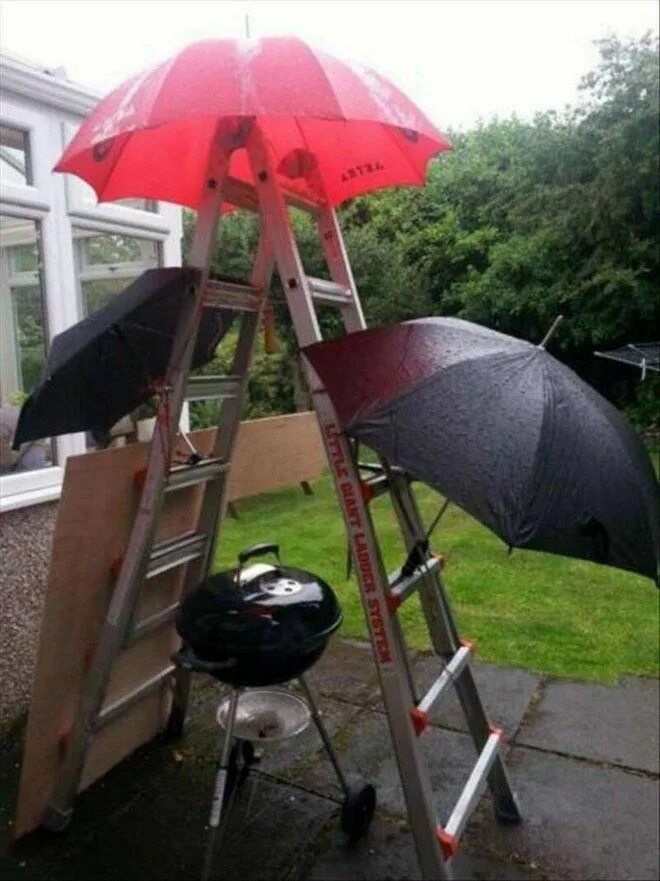 Олег хаимов фотограф. Погода дома. Зонтики. Зонтик фляжка. Есть я и ты а все что кроме легко уладить с помощью зонта.