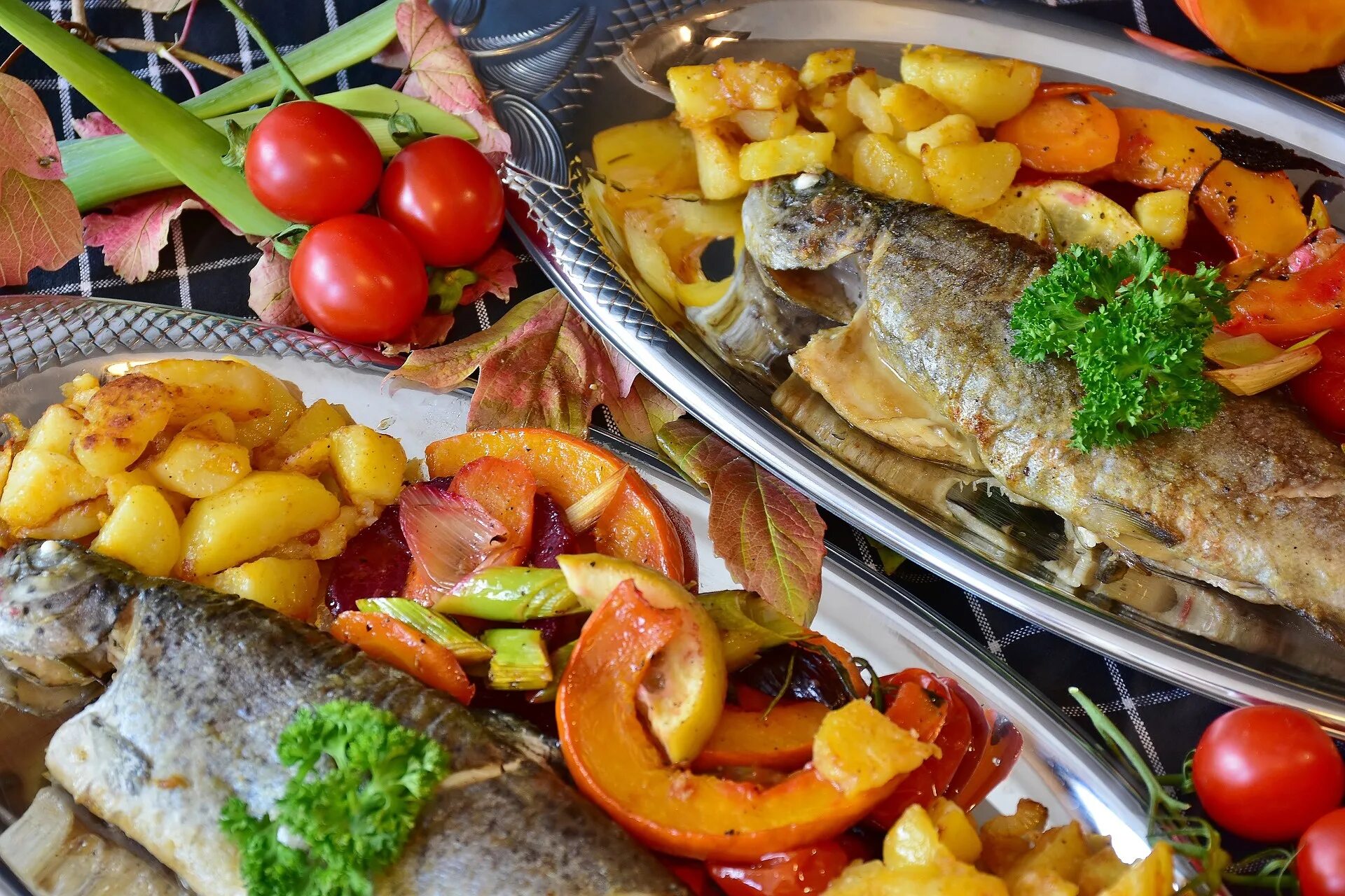 Рецепты еды в sea. Рыбные блюда. Рыбный стол. Блюда из рыбы. Вкусный стол.