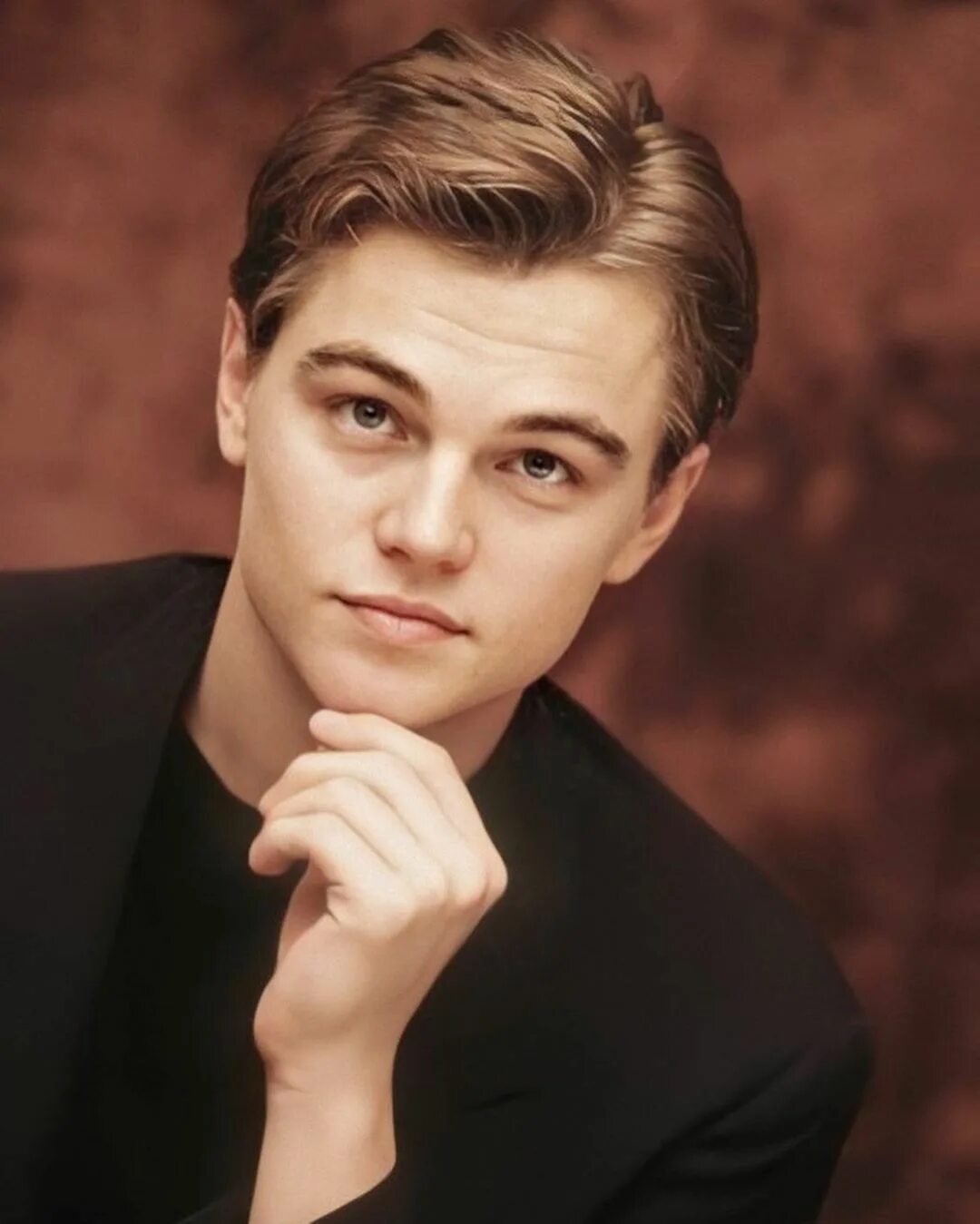 Young leonardo dicaprio. Леонардо ди Каприо в молодости. Леонардо ди Каприо молодой. Леонардо ДИКАПРИО В молодости. Леонардо ди Каприо фото в молодости.