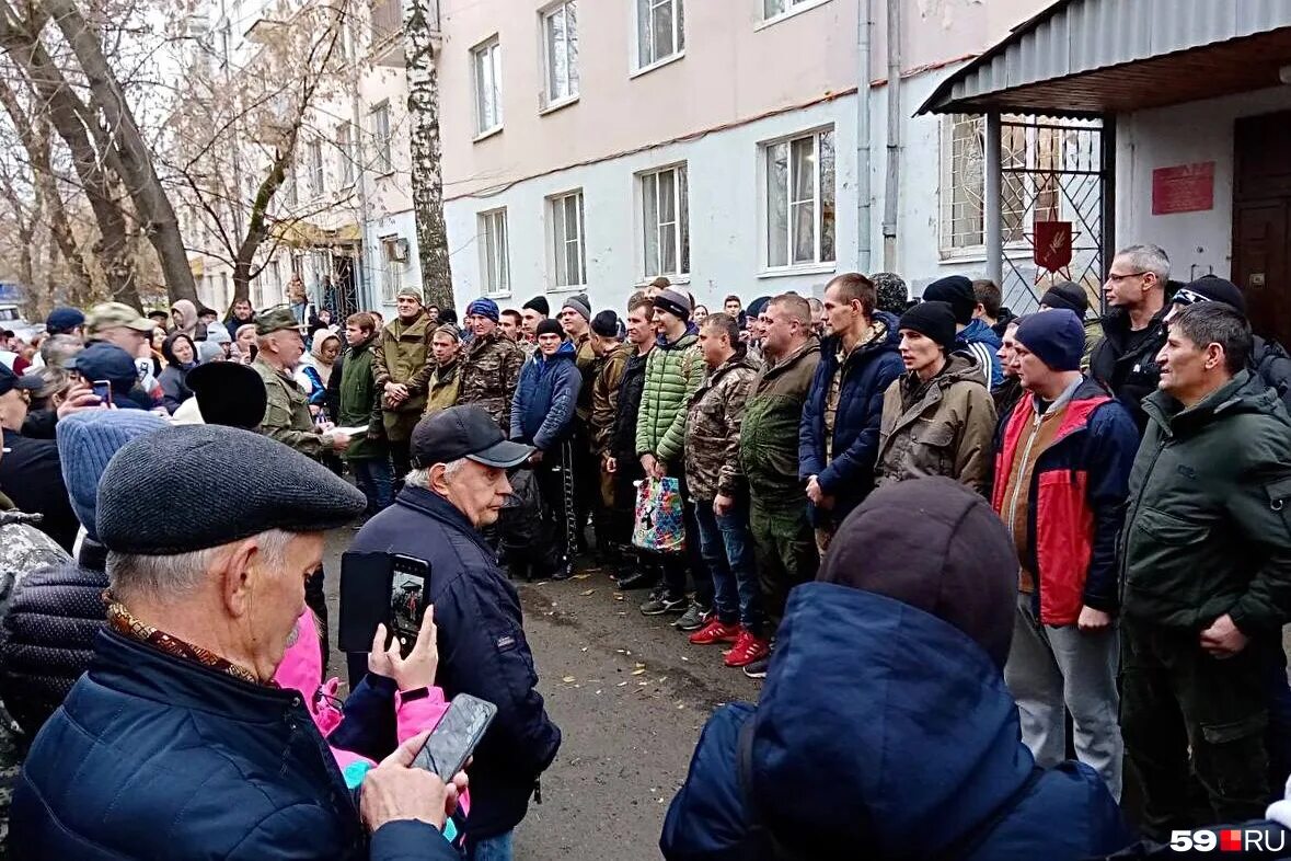 Первая новост. Прощание с мобилизованными. Прощание с погибшими на Украине военными. Мобилизованные на Украине. Смерть мобилизованных.