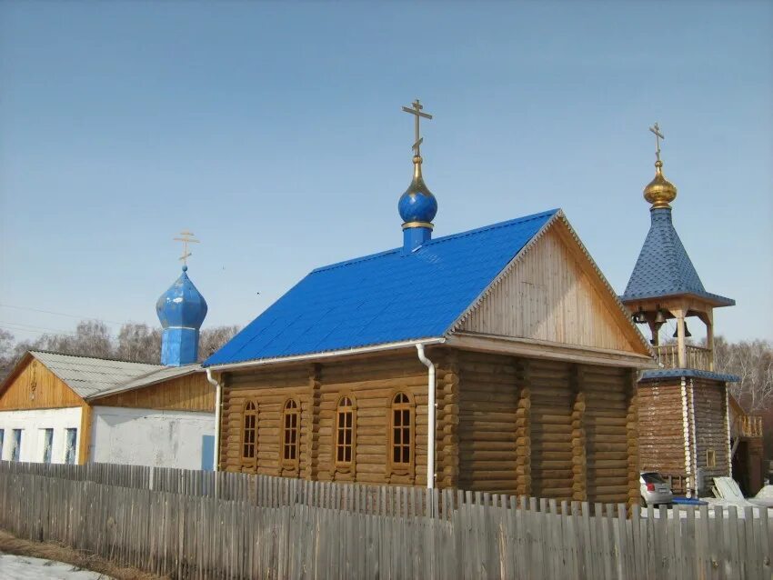 Святой источник омск. Храм в Надеждино Омск. Село Надеждино Омская область. Храм в селе Надеждино Омской области. Храм в селе Тамбовка Омской области.