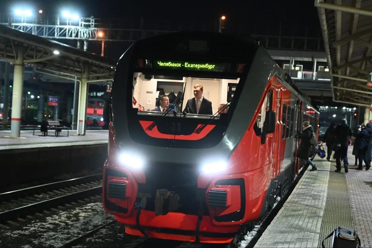 Поезд Орлан Челябинск. Поезд Орлан Челябинск Екатеринбург. Орлан электричка Екатеринбург. Электричка Орлан Екатеринбург Челябинск.