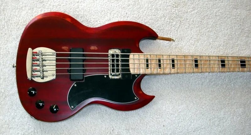 Bubago bass. Gibson SG Bass 1960. Gibson SG бас. Gibson 5 String Bass. Бас гитара Gibson 5 струн.