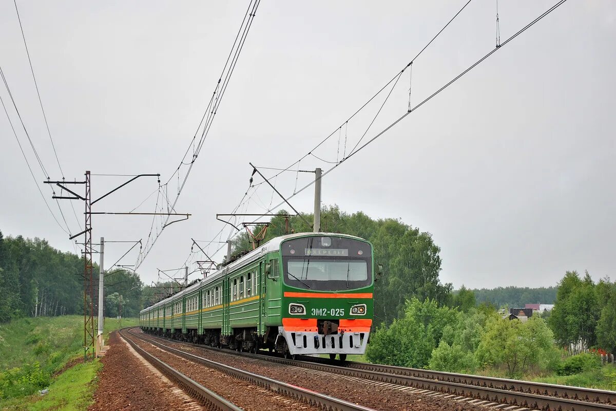 эм1к 1019. эм2и депо домодедово. эм2-027. станция коломенская электричка. эд4м-0426 павелецкое направление.