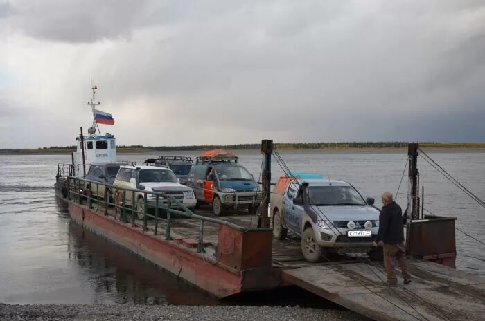 Река камызяк переправа. Алдан река переправа. Река кизань камызяк. Паром через реку. Паром через реку.