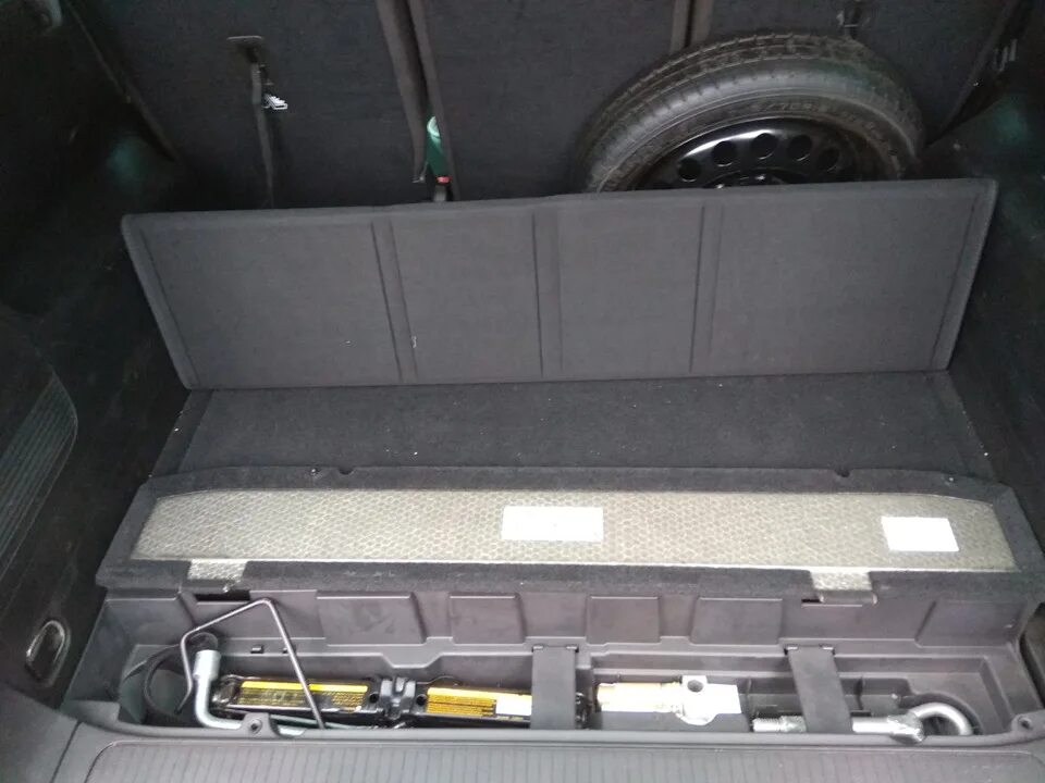 Расположение домкрата опель зафира лайф 21 год Домкрат и докатка. Opel Zafira Tourer, 1,6 л, 2015 года аксессуары DRIVE2
