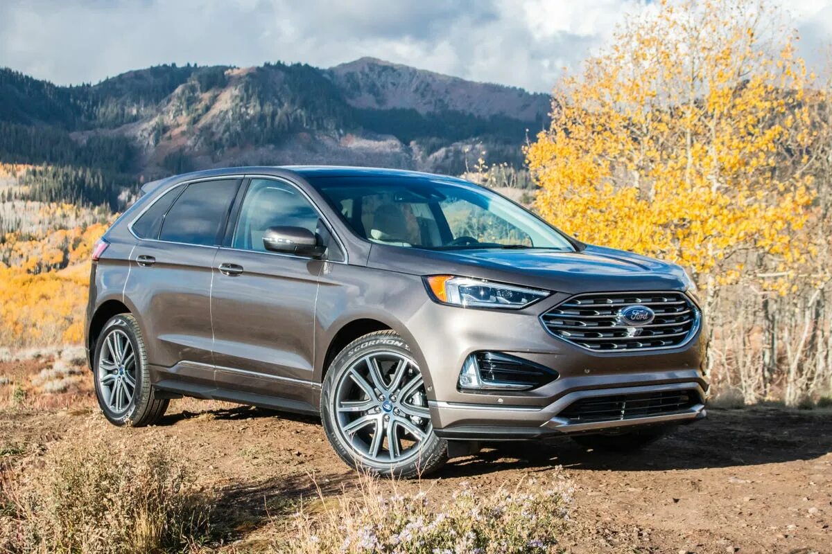 Форд титаниум купить. Ford Edge Titanium. Ford Edge 2019 Titanium. Форд Эдж 2020. Ford Edge Titanium 2021.