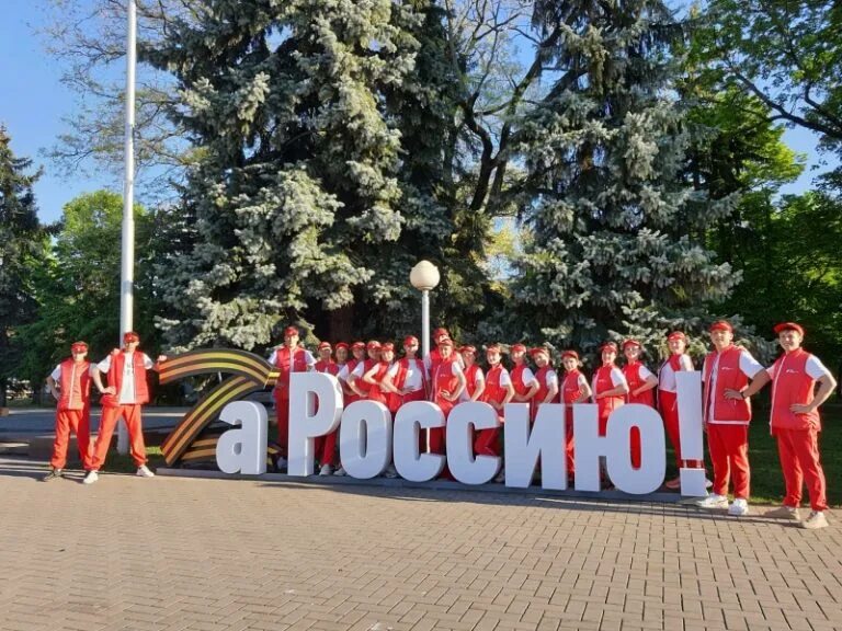 Зори кавказа мостовской 2011. Зори кавказа. Зори кавказа мостовской. Ресторан зори кавказа в мостовском. Тюз тепсеу танец.