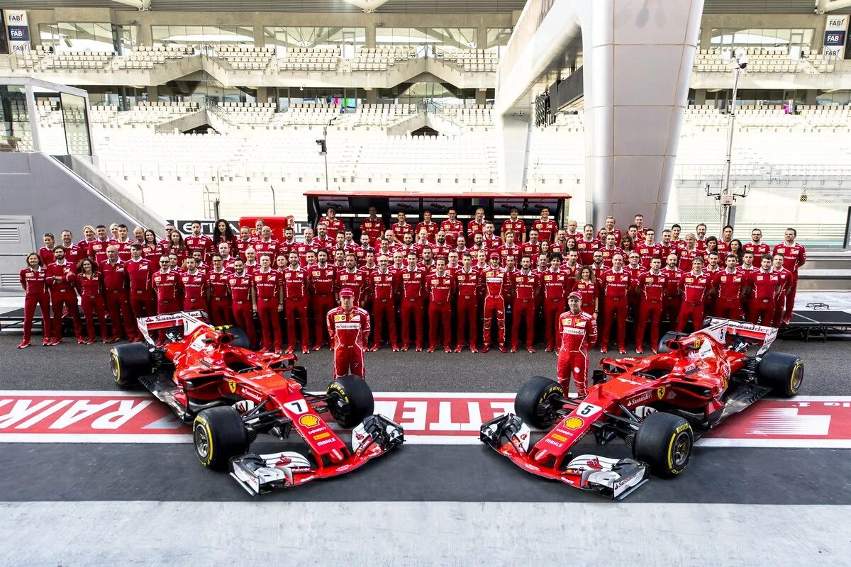 1 2017 года. Ferrari f1 2017. Scuderia Ferrari формула 1. Scuderia Ferrari f1 2017. Ferrari f1 Team.