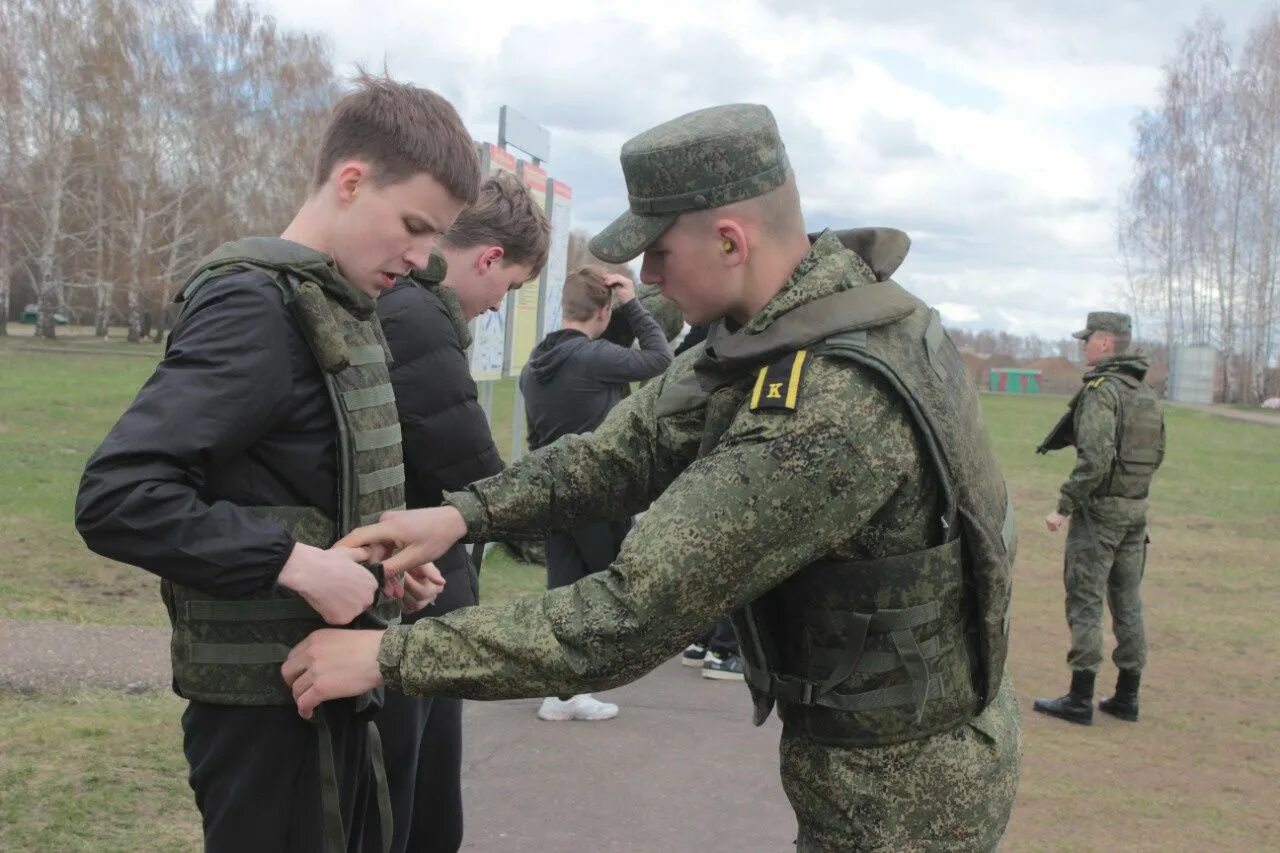 Полигон танкового училища Казань. Военные сборы. Военные сборы школьников. Военные сборы в 10 классе. Военные сборы в 2024 последние новости