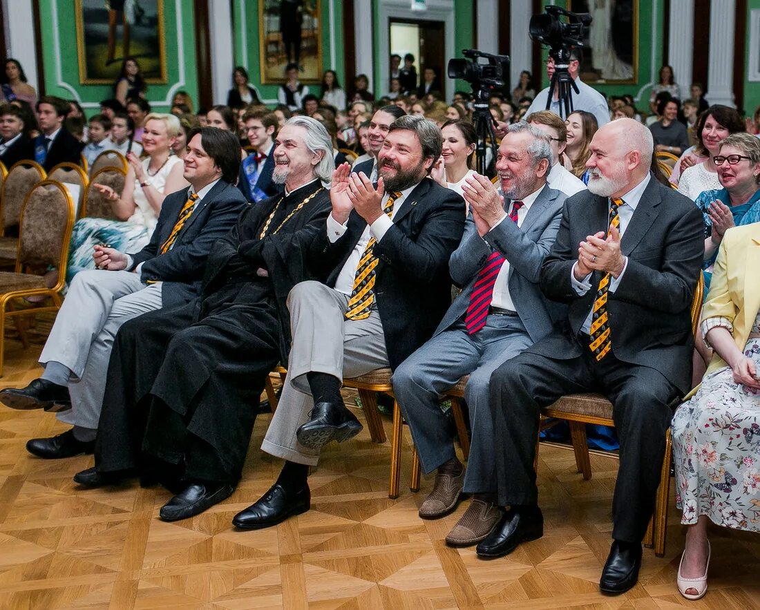 Гимназия василия великого отзывы. Гимназия святителя Василия Великого. Гимназия Василия Великого в Зайцево. Православная гимназия святителя Василия Великого.