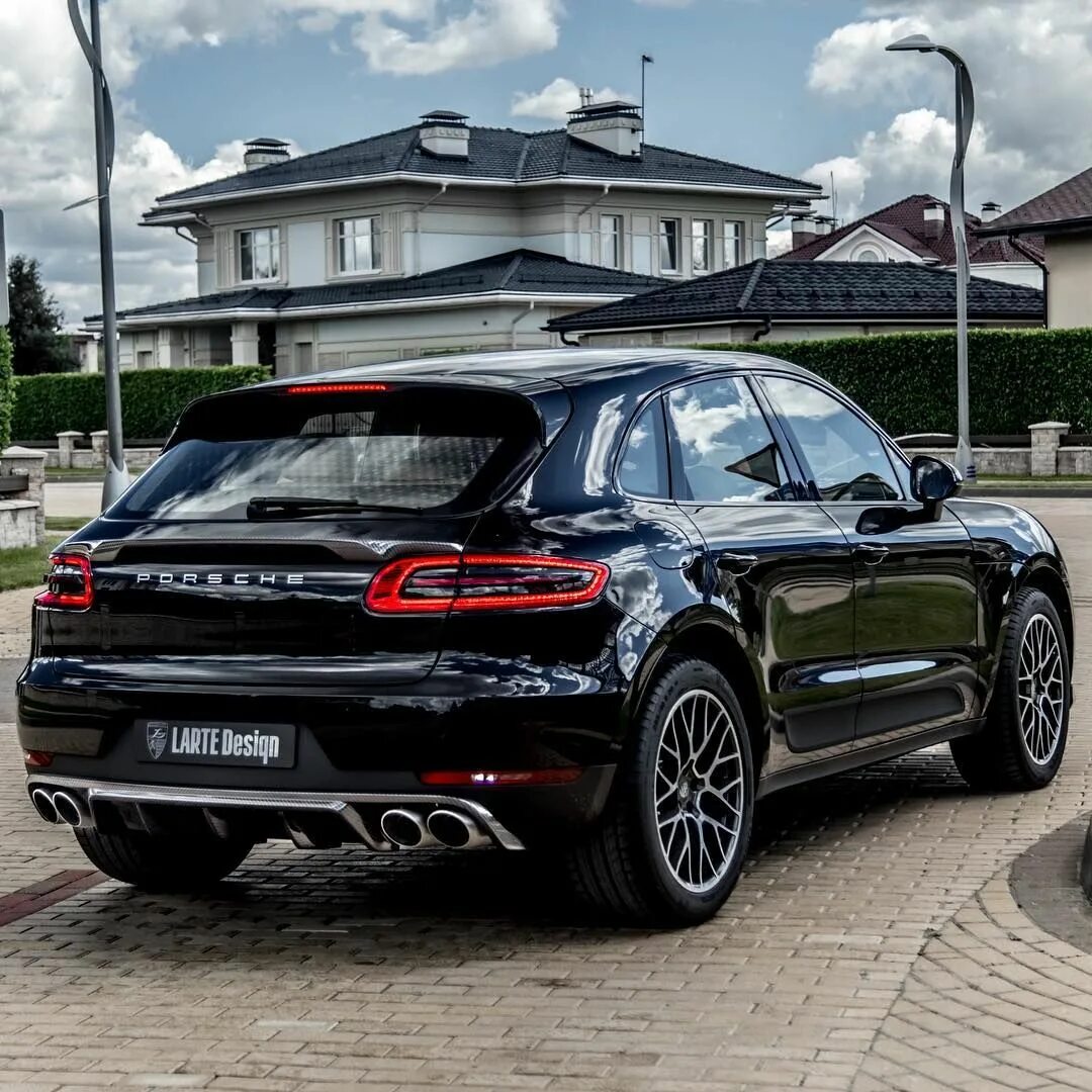 Включи macan s. Porsche Macan. Porsche Macan Macan. Porsche Macan s черный. Порше кроссовер Макан.