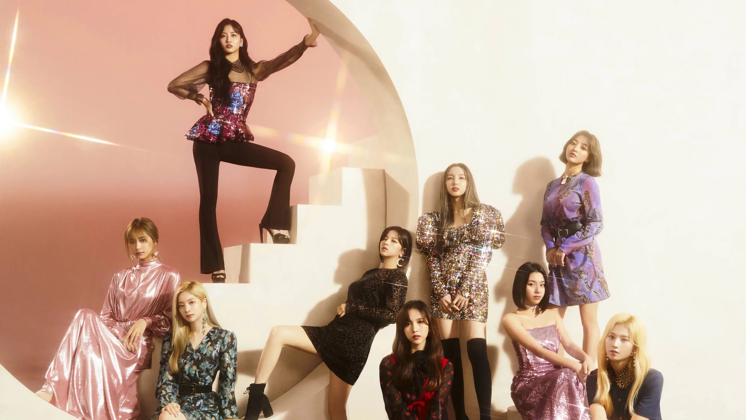 Twice true and false. Twice fake and true. группа twice участницы наён. twice фотосессия breakthrough. fake true twice album.
