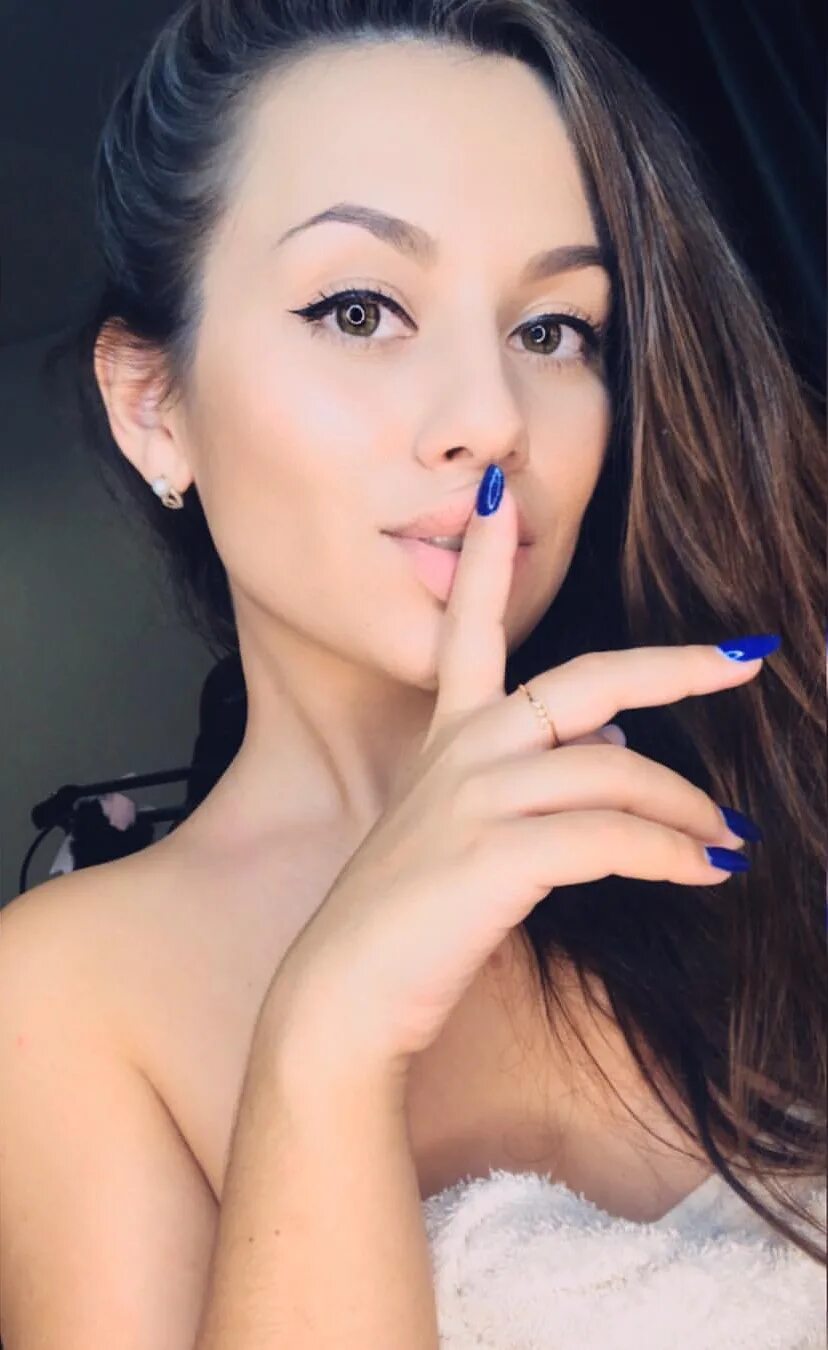 Ксения кочегарова слив zzarraffa. Honeygirl онлифанс. Asmr honeygirl двач. Асмр хоней герл. Ксения кочегарова asmr.