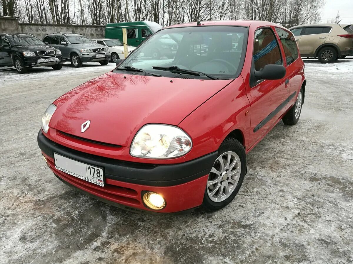 Renault 2000 года. Рено Клио 2000г. Renault Clio 2000. Renault Clio II, 2000. Renault Clio 2000 года.