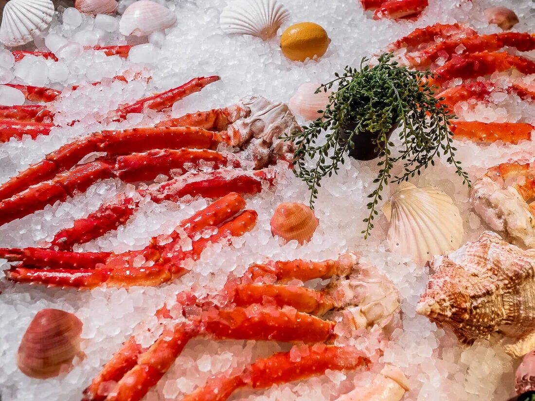 Crabs ресторан. Crab and caviar ресторан в москве. краб в ресторане. морепродукты краб. краб кафе.