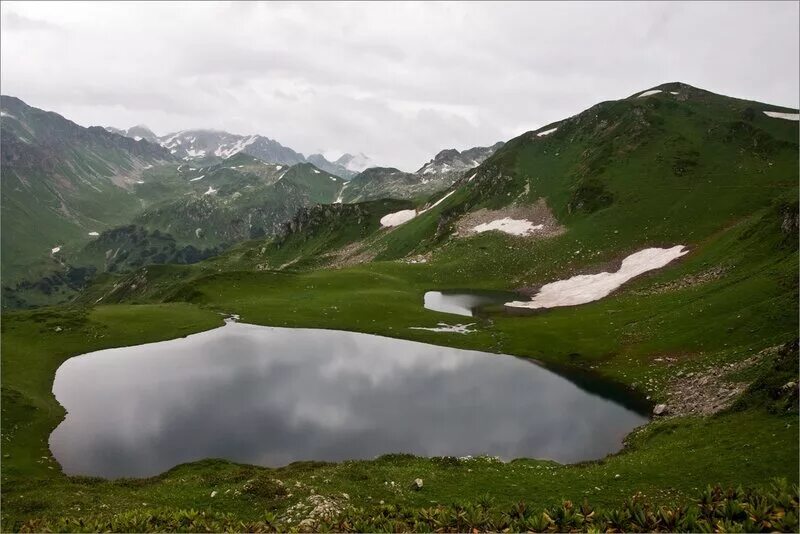 Семь озер абхазия. Долина 7 озер Абхазия. Долина Семиозерье Абхазия. Абхазия 7 озер экскурсия. Долина 5 озер Абхазия.