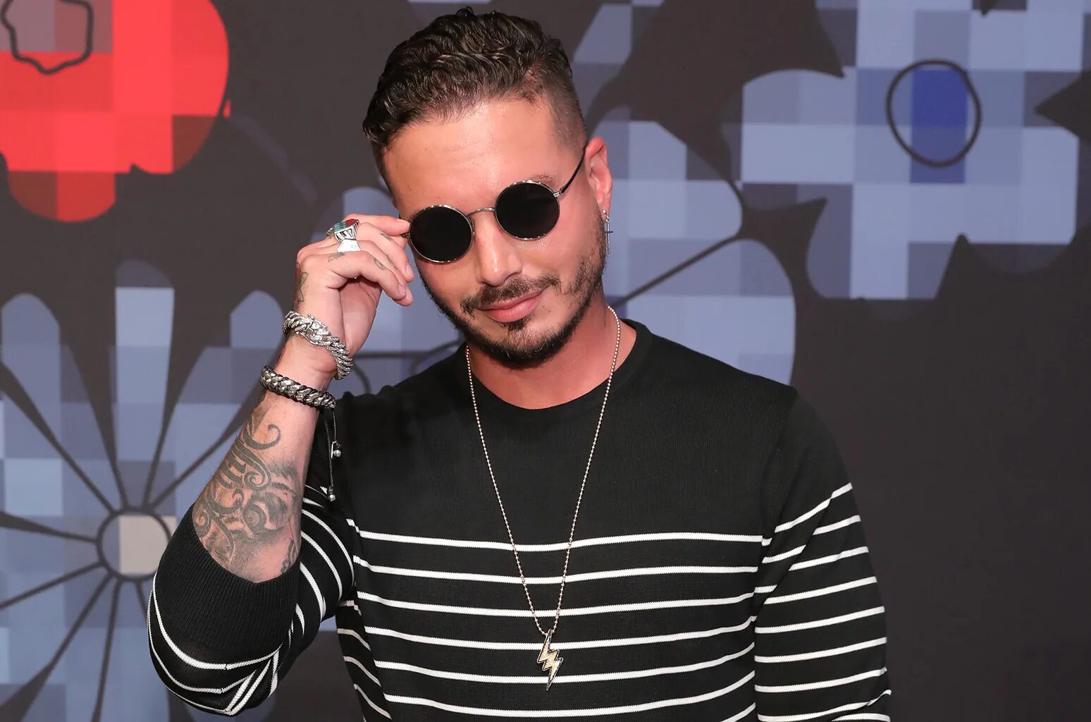 J balvin 2022. Дж балвин. Balvin. J balvin 2023. J balvin слушать.