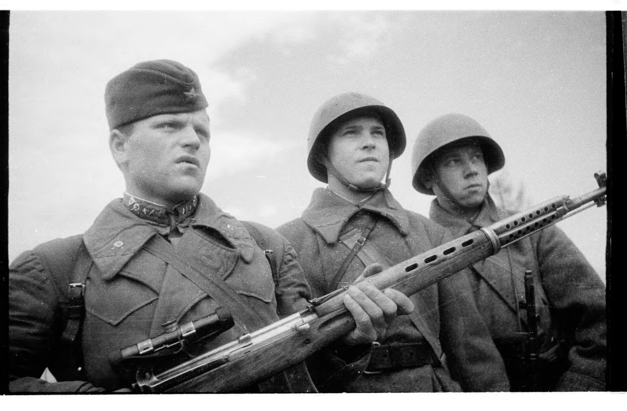 Снайпер про вторую мировую войну. Советский снайпер вов. Советский снайпер второй мировой войны. Sniper elite v2 remastered. Тэшабой адилов.