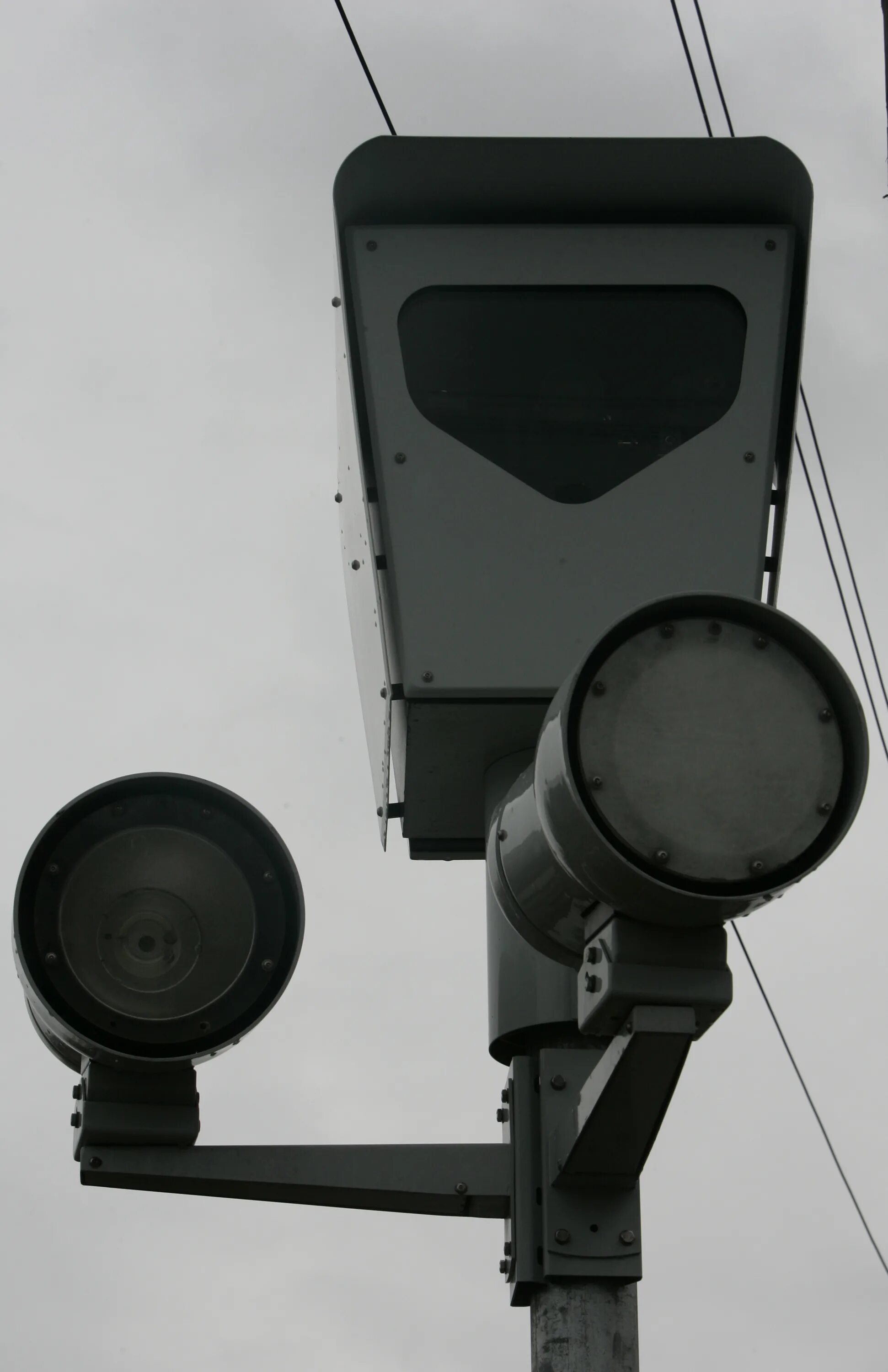 Радар Скат прожектор инфракрасный. Дорожные камеры. Дорожные камеры видеонаблюдения. Столб для камеры видеонаблюдения.