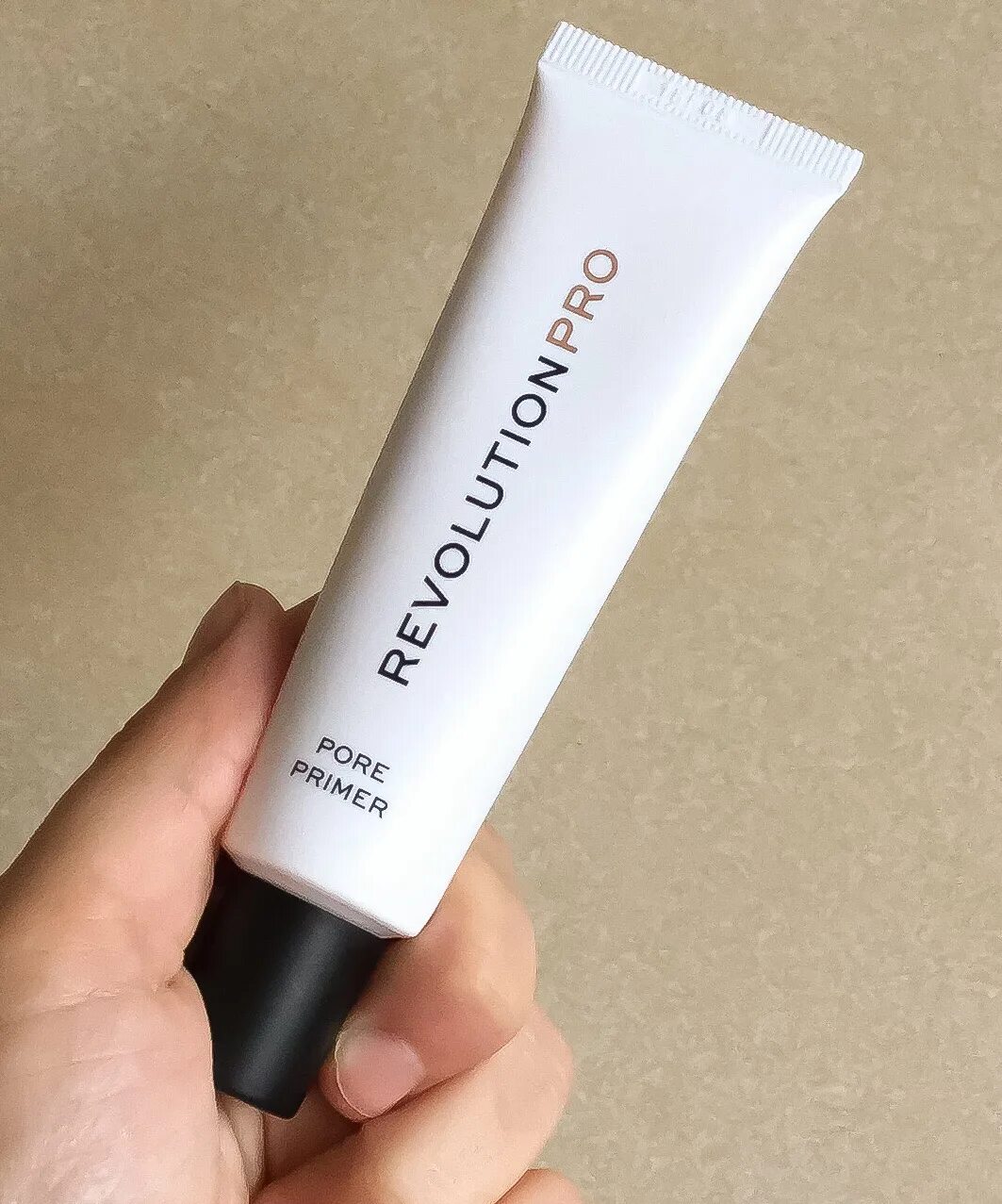 Праймер революшен. Pore Vanish primer Revolution. Pore Premiere primer. Revolution Pro Miracle косметичка. Праймер pore