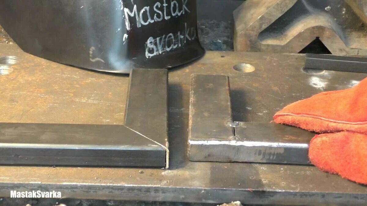 Угловое соединение сварка у4. Сварка труб под углом 45 градусов чертеж. Сварка под углом. Сварка под углом. Магнитные приспособления для сварки.