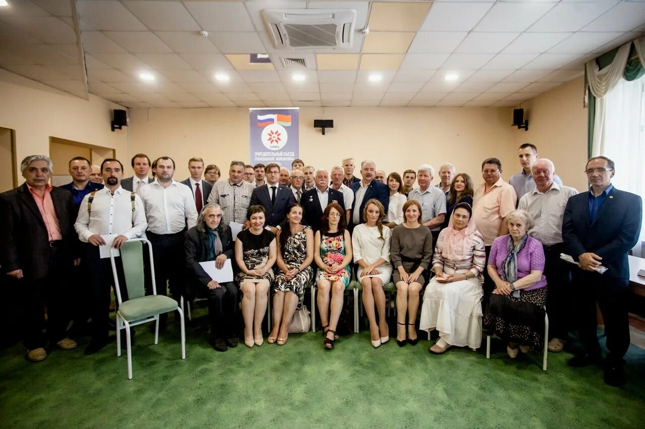 Союз женских сил. Русский союз логотип. В контакте в союзе. Фонд гражданских инициатив юу логотип. Ооо молодежные социально-экономические инициативы.