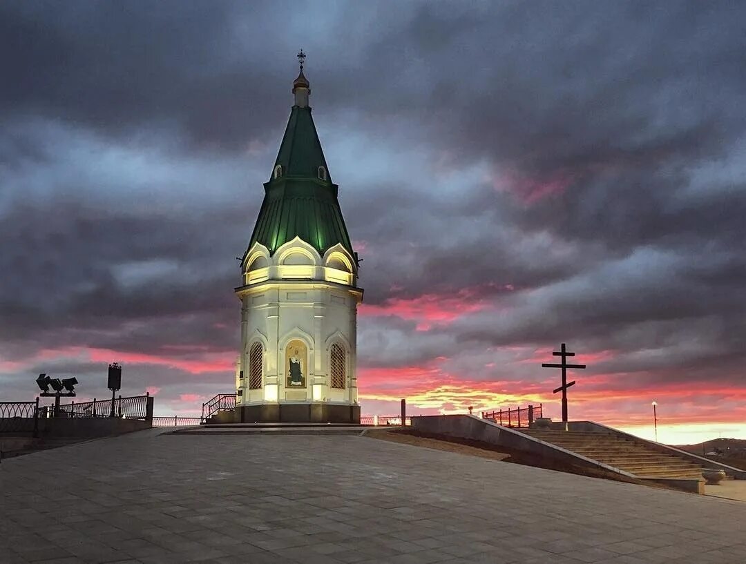 Окрестности красноярска. Часовня Параскевы пятницы Красноярск. Часовня Параскевы пятницы достопримечательности Красноярска. Покровка Красноярск часовня. Часовня в Красноярске на театре оперы и балета.