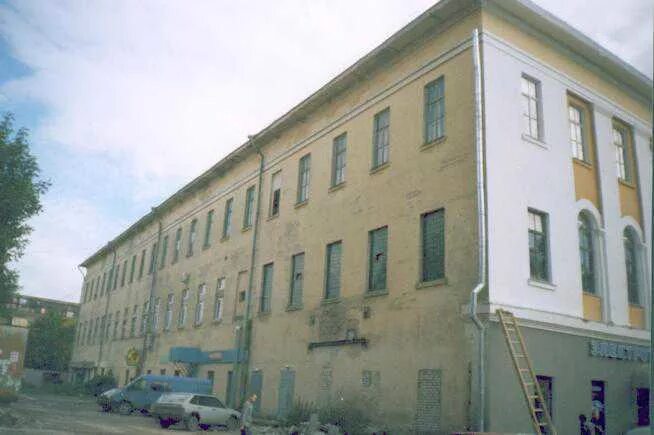 казармы псков. казармы омского полка. псков флигель,,казарма инвалидов". казармы литовского драгунского полка в советске. солдатские казармы 96-го пехотного омского полка в г пскове.