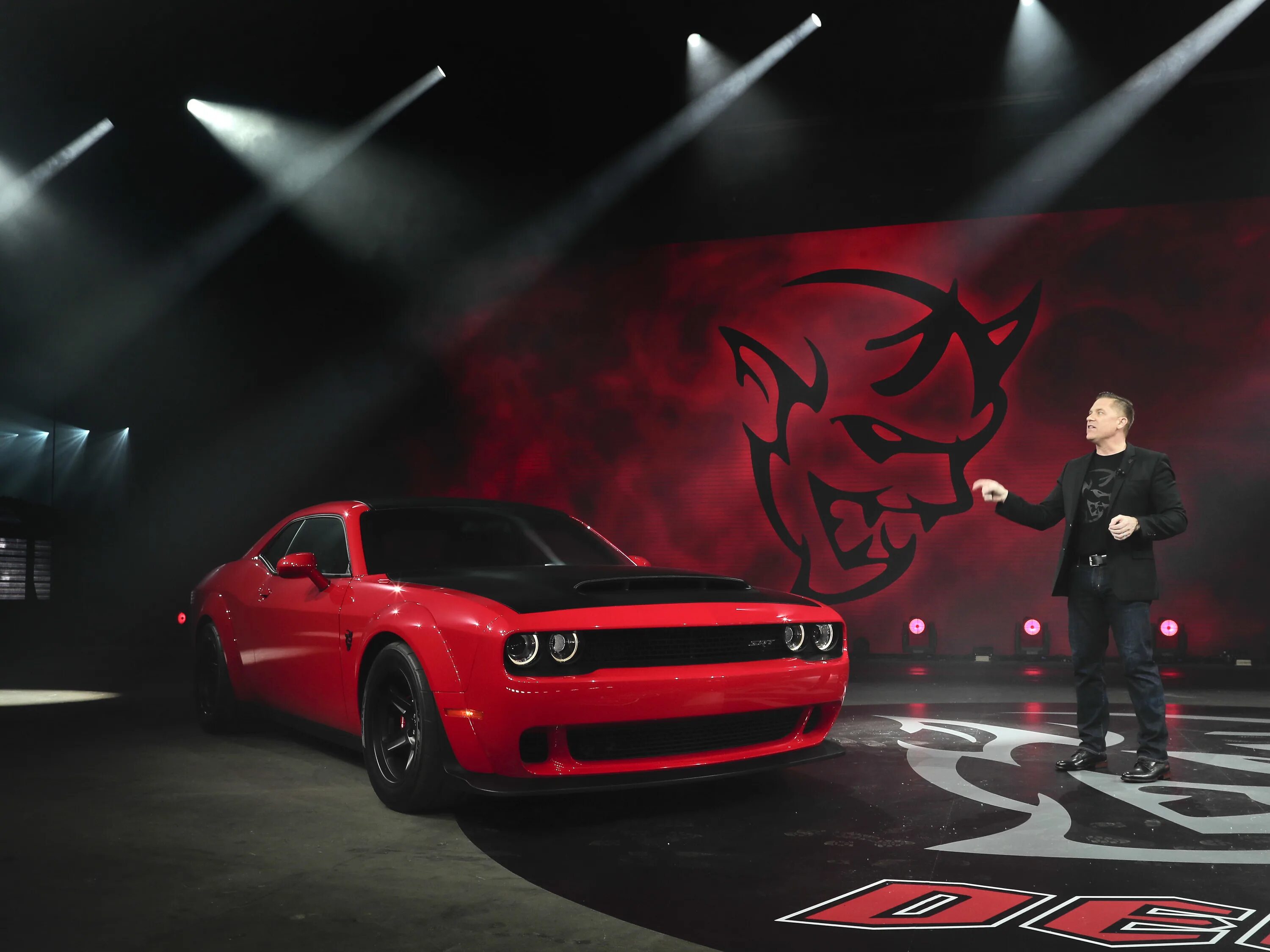 Додж челленджер срт демон. Машина додж челленджер демон. Dodge challenger 2018. Мопар машина. Додж челленджер srt demon.