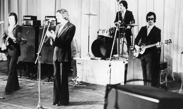 Виа веселые ребята. Весёлые ребята 2000. Виа веселые ребята 1971. Пластинка музыкальный глобус веселые ребята 1979. Виа веселые ребята 1971.