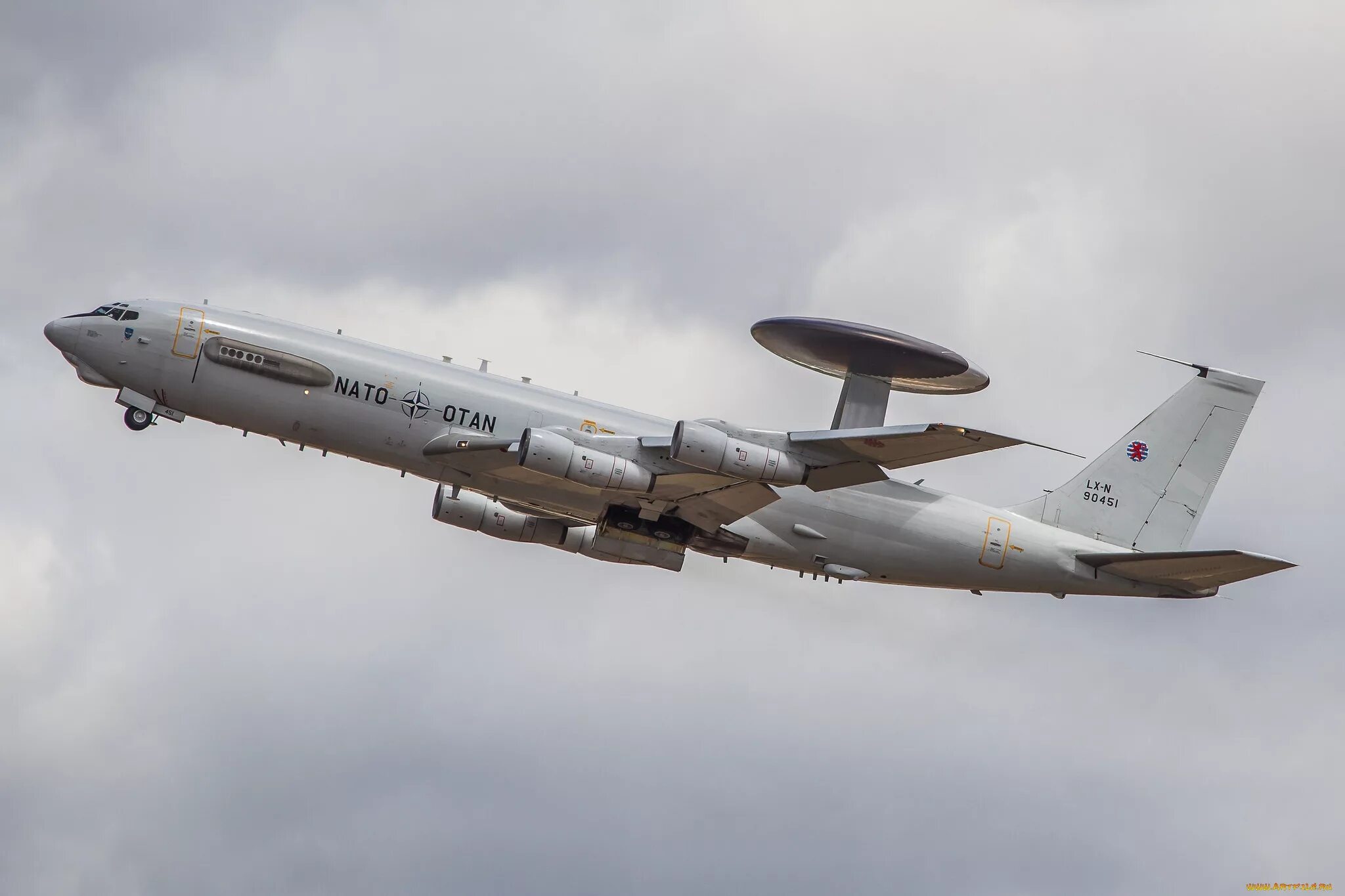 E 3a sentry. Boeing e-3 sentry. боинг e 3a sentry. самолеты дрло нато. самолет e 3a awacs.