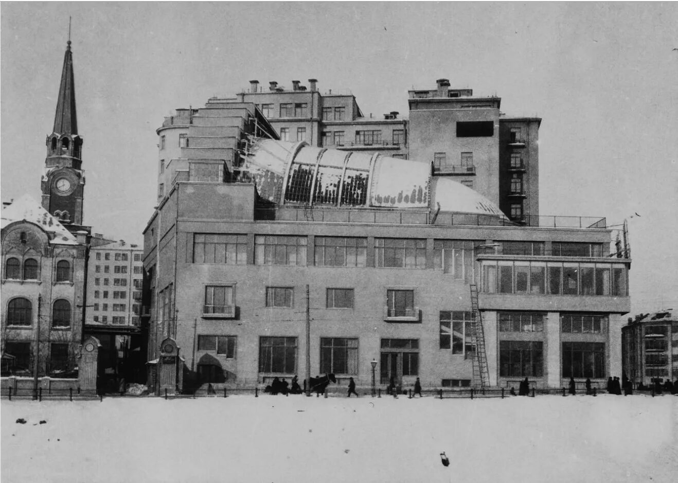 Дом ударник. Кинотеатр ударник москва. кинотеатр ударник москва в 1930. дом на набережной кинотеатр ударник. кинотеатр ударник 1931 год.