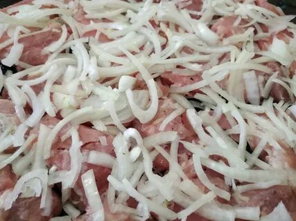 Мясо слоями с картошкой и луком