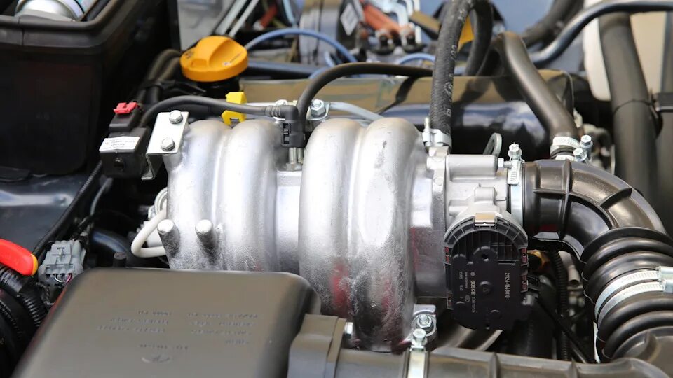 Маслопомойка на ваз 2107 инжектор. Система охлаждения нива 2121 инжектор. 3. Двигатель ваз 21073 инжектор. Подсветка под капотом ваз 2106.