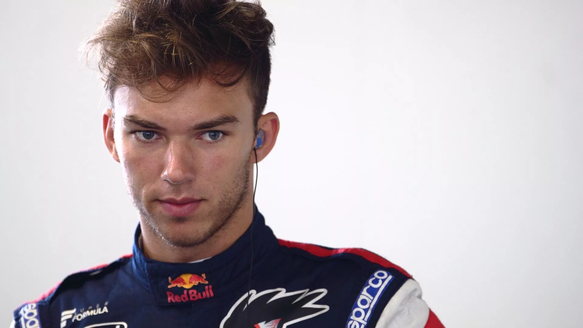 Drive french. Pierre Gasly гонщик. Пьер Гасли формула 1. Пьер Гасли фото. Pierre Gasly 2018.