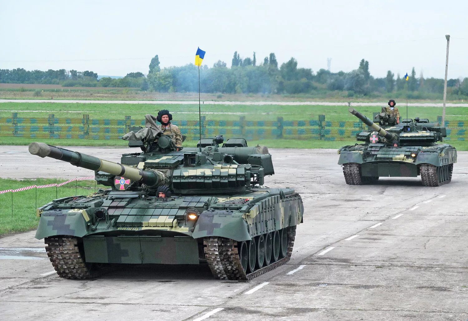 Т-80бв. Т-80бв на Украине. Танк т-80бв. Танк т 80 на Украине.