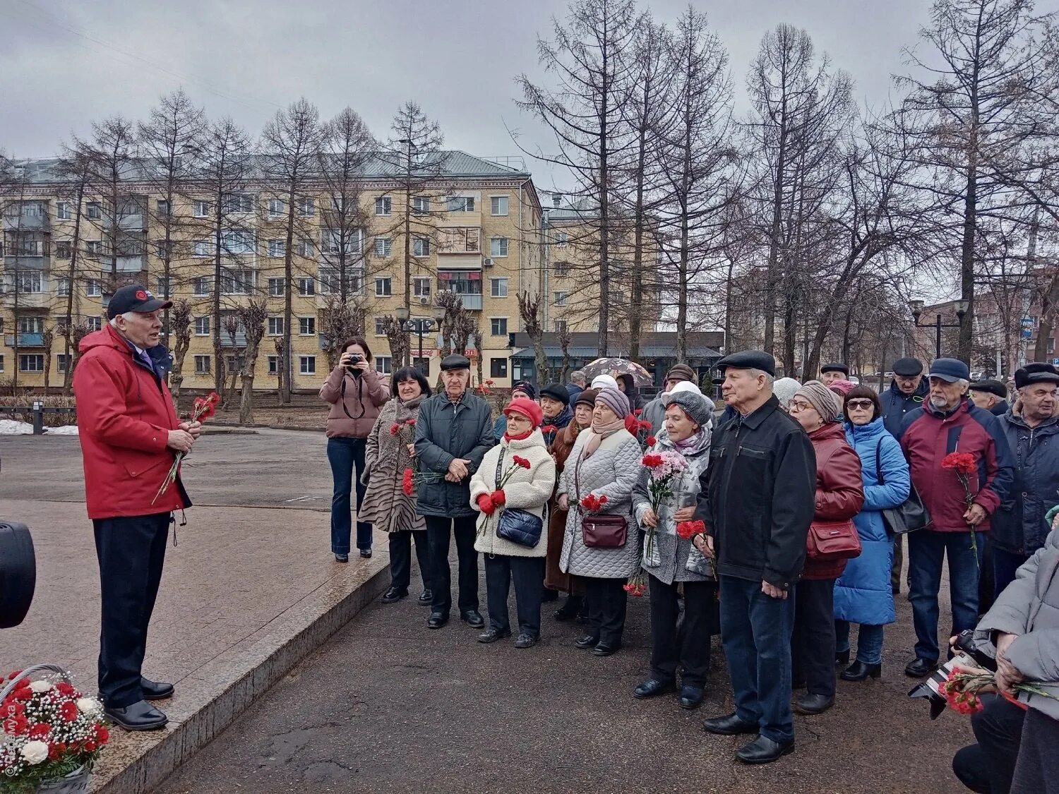 Рыбинские вести. Рыбинск площадь Дерунова ретро. Митинг.