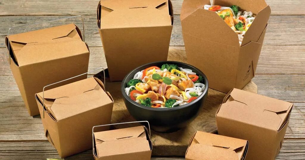 Коробки доставка спб. Бумажная упаковка для еды. Коробки для еды на вынос. Упаковка для еды на вынос. Еда в упаковке.