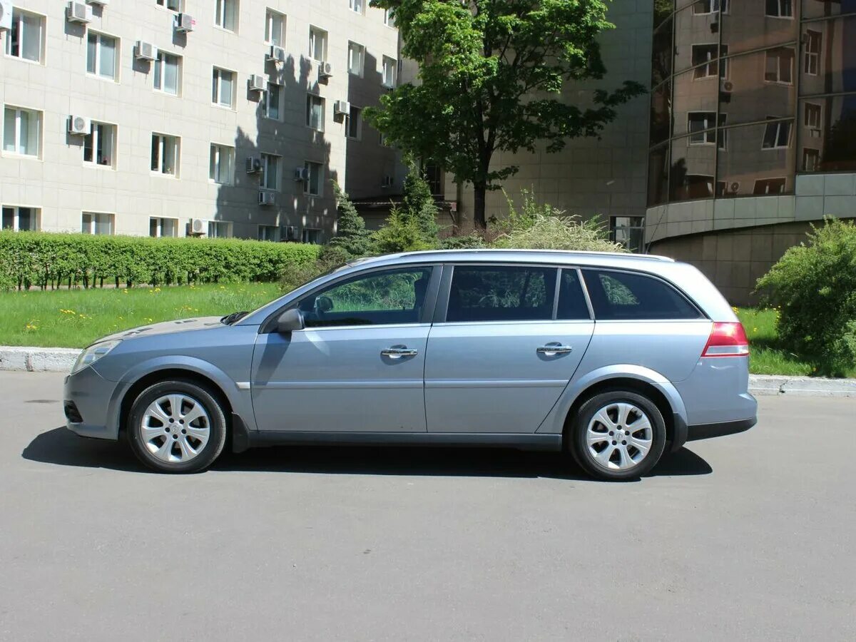 Опель универсал в москве. Опель Вектра универсал 2008. Opel Vectra c 2008 универсал. Opel Vectra универсал 2005. Опель Вектра универсал 2008 года.