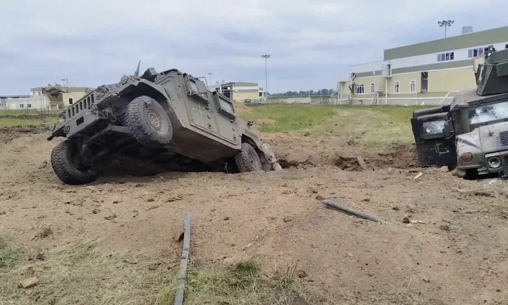 Всу зашли в белгородскую область. Военная техника. БТР 80 ВСУ. Крупная бронетехника. Американский БТР.