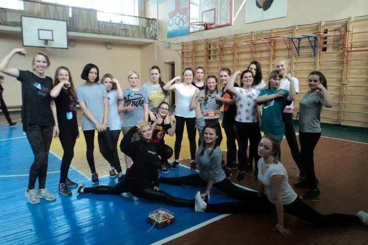 Юридический после 9 класса брянск. Брянский колледж индустрии сервиса. педагогический колледж брянск. колледж 9 брянск. девятка брянск колледж.