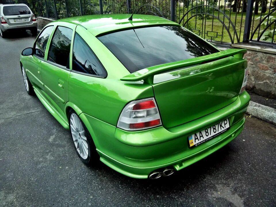 Opel Vectra зеленый. Opel Vectra b Tuning хэтчбек. Opel Vectra 1997 Tuning. Opel Vectra b 1997 Tuning.